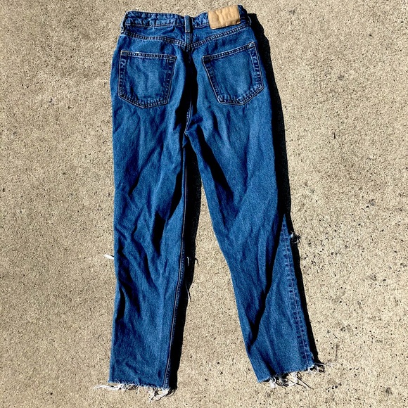 H&M Ripped Mom Jeans With Button Fly - Picture 2 of 5